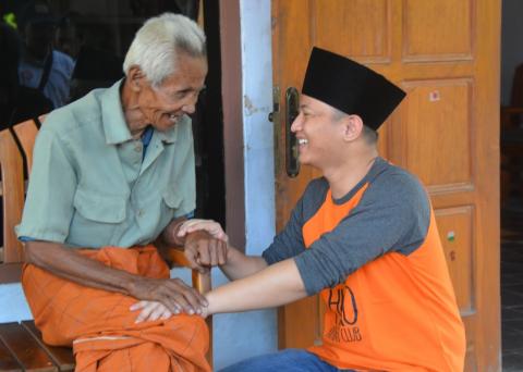 Wabup Arifin Kunjungi Mbah Bari Korban Rumah Roboh Desa Ngares