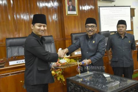 DPRD TRENGGALEK SETUJUI RAPERDA APBD TAHUN 2020